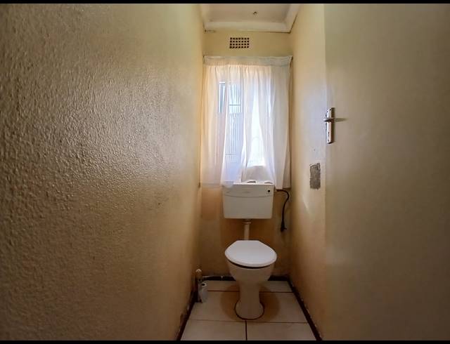 3 BEDROOM HOUSE FOR SALE IN LAKESIDE